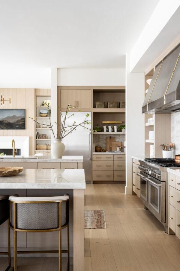 Home Renovation Projects to Avoid: A Contractor’s Guide to What You Should Never DIY 6 HOME RENOVATION PROJECTS TO AVOID